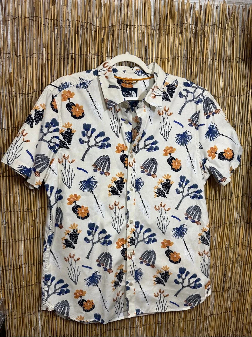 The North Face Men’s XL Short Sleeve Button-Up Desert Print Cotton Shirt